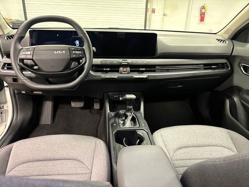Used 2025 Kia K4 EX image 26