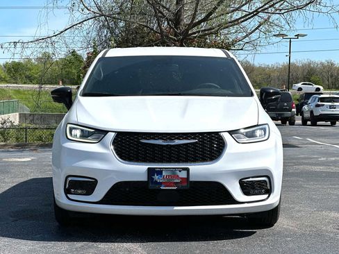 New 2026 Chrysler Pacifica Select FWD image 10