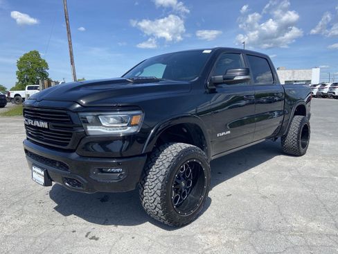 Used 2022 RAM 1500 Laramie w/ Sport Appearance Package AWD/4WD image 3