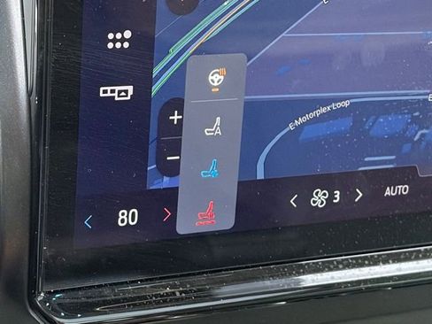 Used 2025 Ford Expedition Platinum image 25