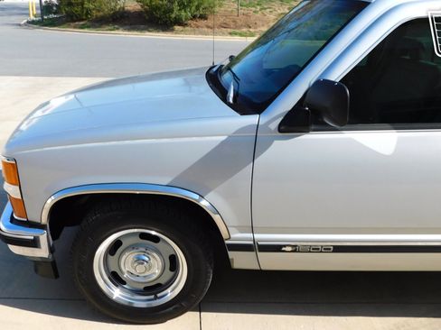 Used 1993 Chevrolet Silverado 1500 2WD Regular Cab image 10