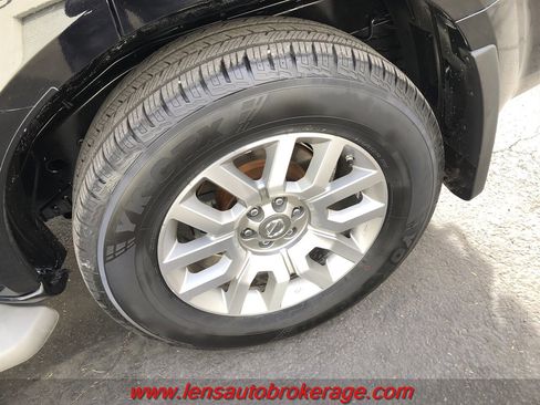 Used 2008 Nissan Pathfinder LE w/ Navigation Pkg image 26