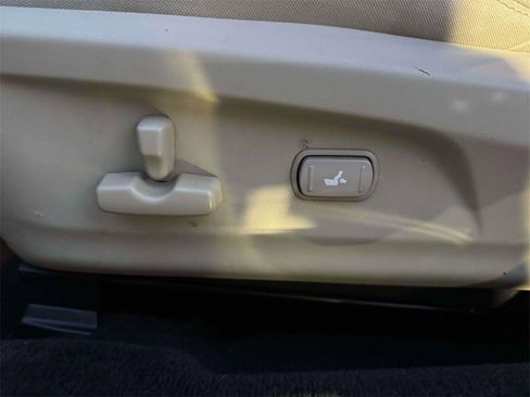 Used 2011 Subaru Outback 2.5i Premium w/ All-Weather Pkg image 14