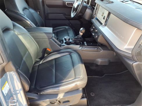 Used 2025 Ford Bronco Outer Banks image 16
