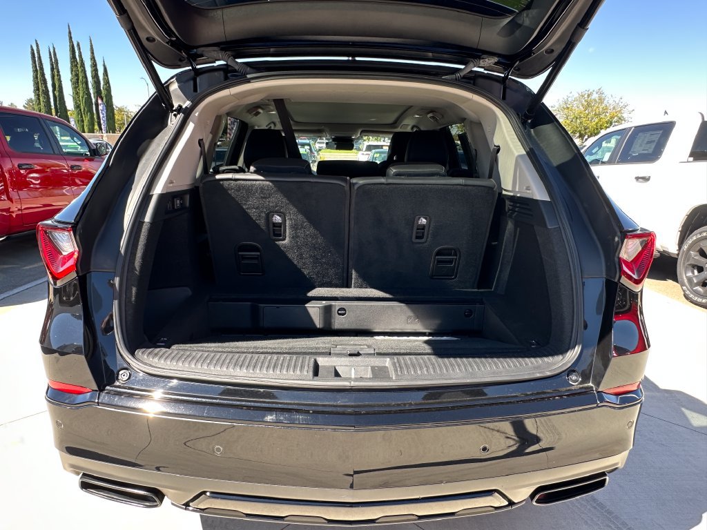 Used 2025 Acura MDX w/ Technology Package FWD image 23