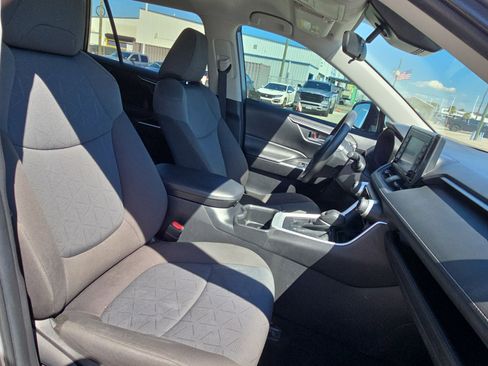 Used 2022 Toyota RAV4 XLE image 30