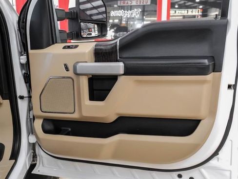 Used 2020 Ford F350 Lariat w/ Lariat Ultimate Package image 41