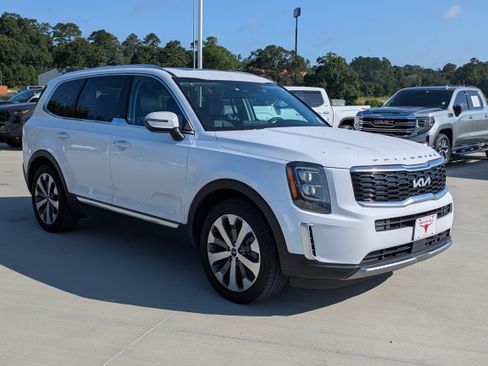 Used 2022 Kia Telluride EX w/ EX Premium Package FWD image 7