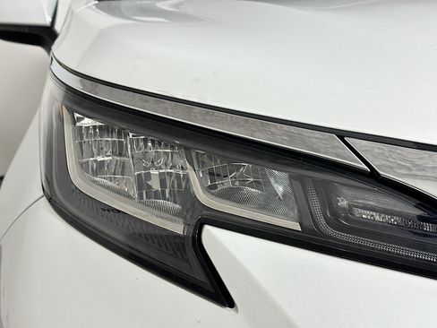 Used 2023 Toyota Sienna XLE image 9