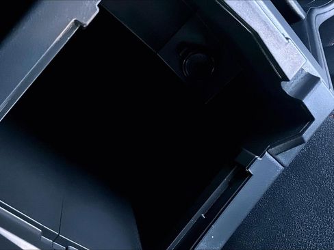 Used 2023 Subaru Forester Sport image 32