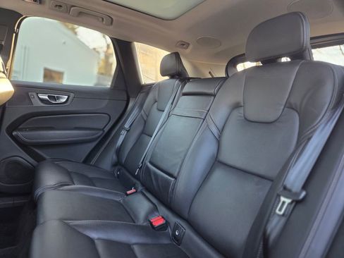 Used 2021 Volvo XC60 T5 Inscription image 24
