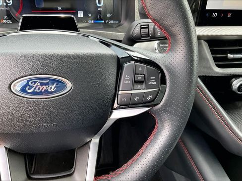 Used 2025 Ford Explorer ST-Line w/ ST-Line Street Pack AWD/4WD image 46