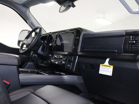 New 2026 Ford F250 Lariat w/ Black Appearance Package image 32