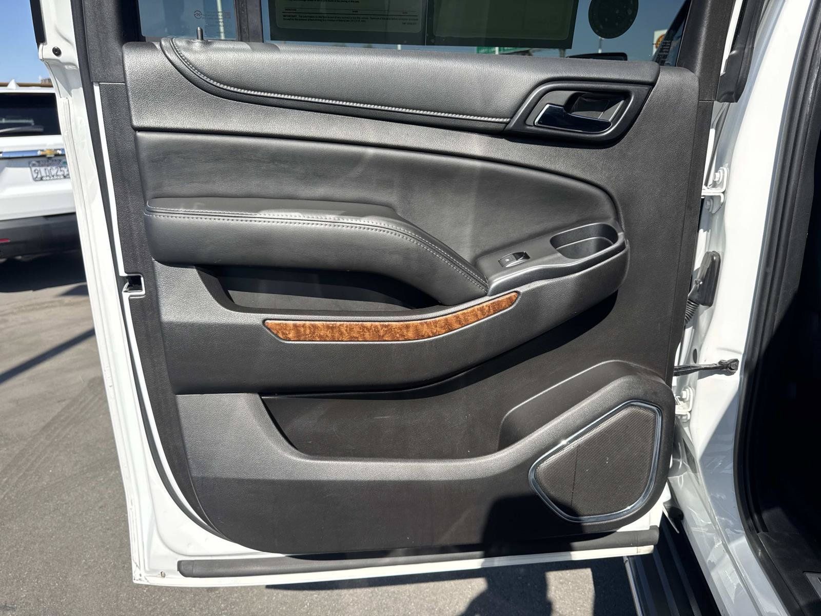 Used 2016 Chevrolet Suburban LTZ RWD image 26