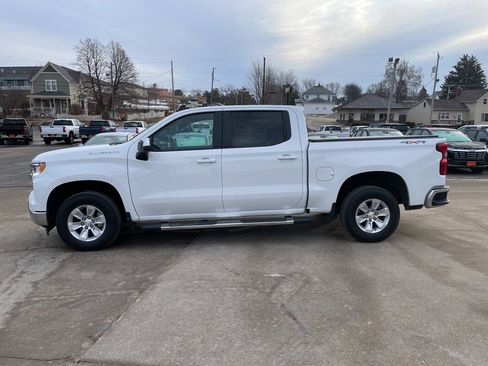 Used 2023 Chevrolet Silverado 1500 LT image 2