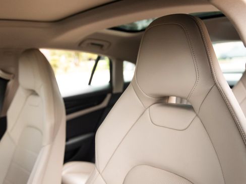 Certified 2025 Porsche Panamera w/ Premium Package RWD image 24