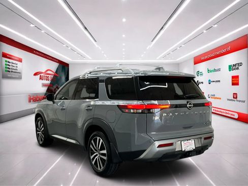 Used 2024 Nissan Pathfinder Platinum AWD/4WD image 5