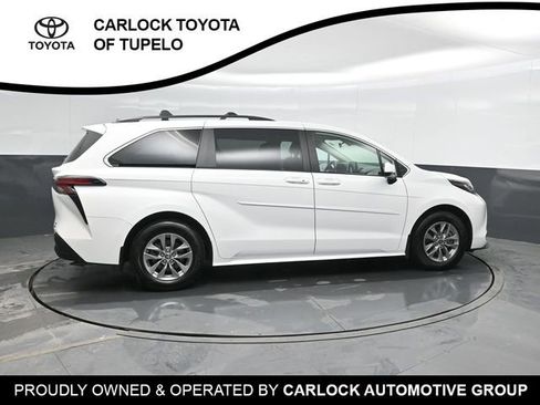 Used 2022 Toyota Sienna LE image 4