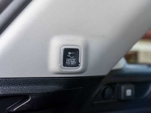 Used 2024 Jeep Grand Cherokee Limited image 10