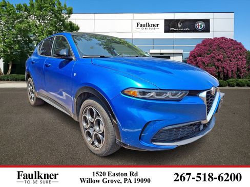 Used 2024 Alfa Romeo Tonale Ti w/ Premium Interior Package AWD/4WD image 1