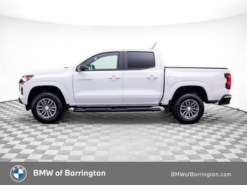 Used 2024 Chevrolet Colorado LT RWD image 2