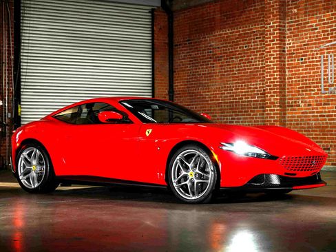Used 2021 Ferrari Roma image 16