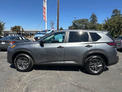 Used 2024 Nissan Rogue S FWD image 3