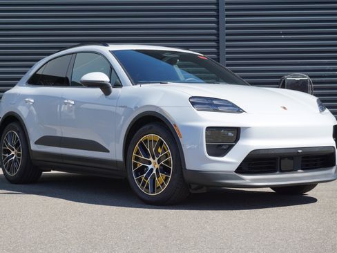 New 2026 Porsche Macan 4 Electric AWD/4WD image 11