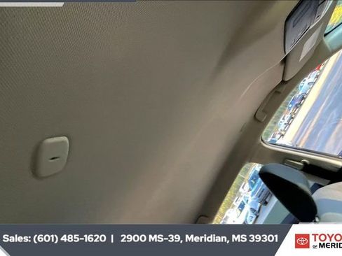 Used 2023 Nissan Rogue SV image 16