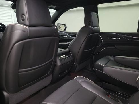Used 2021 Cadillac Escalade Sport RWD image 18