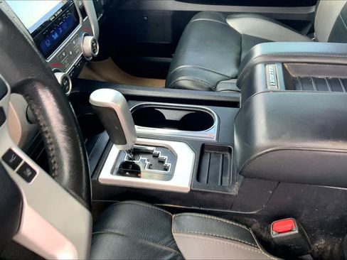 Used 2019 Toyota Tundra Limited w/ Limited Premium Package AWD/4WD image 17