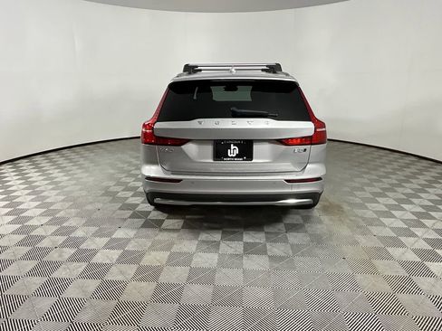 Used 2025 Volvo V60 B5 Cross Country Ultra w/ Protection Package Premier image 7