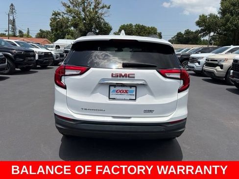Used 2023 GMC Terrain SLE w/ Driver Convenience Package FWD image 5