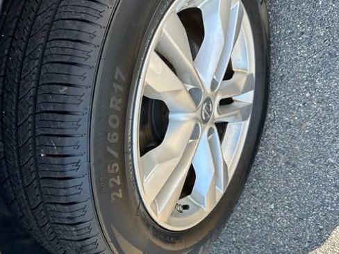 Used 2012 Nissan Rogue SV AWD/4WD image 22