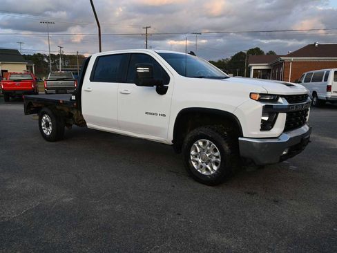 Used 2022 Chevrolet Silverado 2500 LT w/ Convenience Package image 2