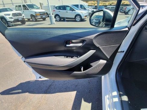 Used 2020 Toyota Corolla LE FWD image 19