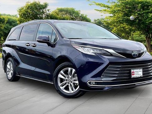 Certified 2023 Toyota Sienna Limited AWD/4WD image 1