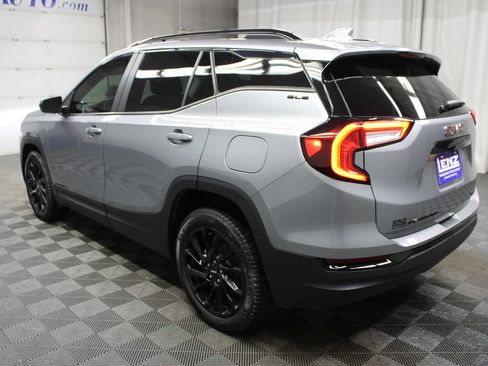 Used 2024 GMC Terrain SLE w/ GMC Pro Grade Package AWD/4WD image 7