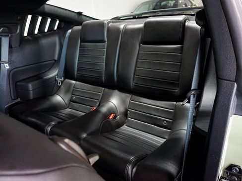 Used 2005 Ford Mustang GT RWD image 44