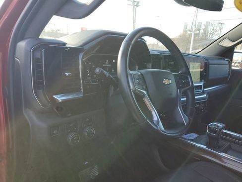 Used 2022 Chevrolet Silverado 1500 LT w/ Leather Package image 14