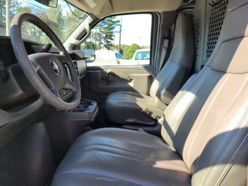 Used 2017 Chevrolet Express 2500 image 13