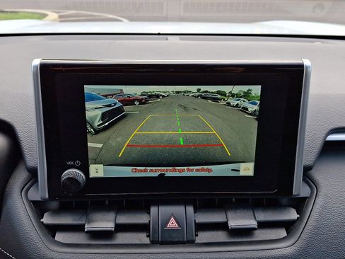 Used 2025 Toyota RAV4 LE AWD/4WD image 17