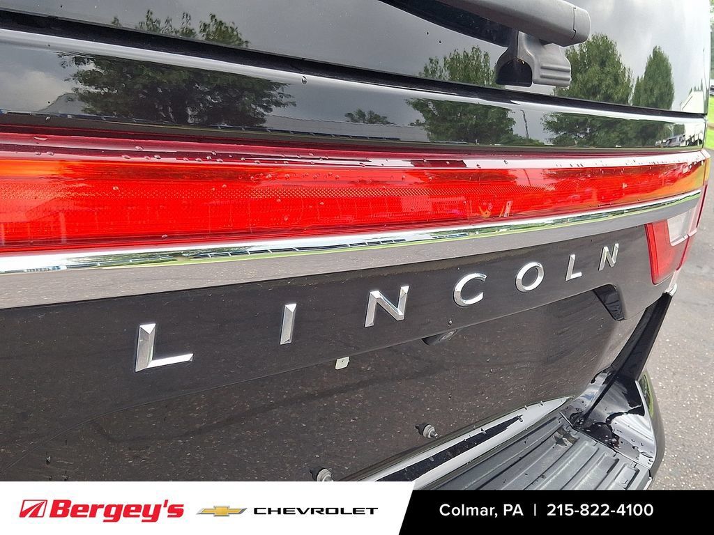 Used 2017 Lincoln Navigator Reserve AWD/4WD image 35