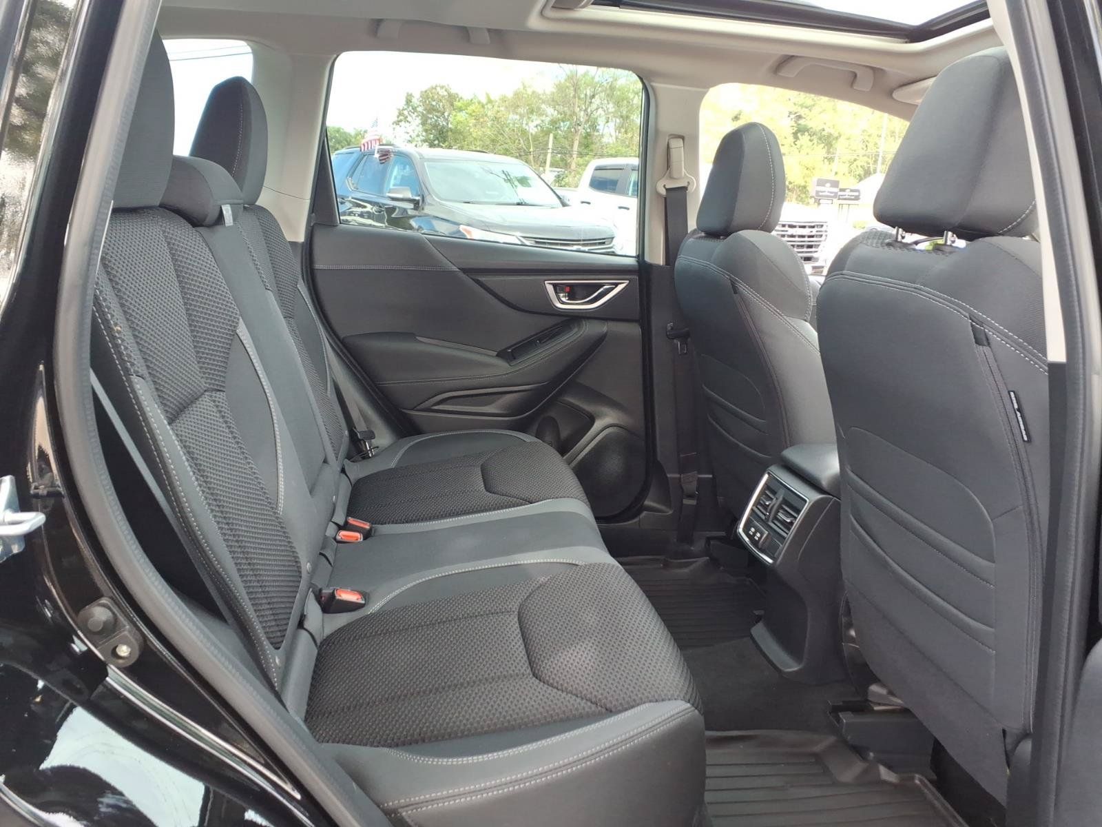 Used 2023 Subaru Forester Premium AWD/4WD image 12