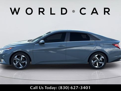 Used 2022 Hyundai Elantra SEL w/ Convenience + Premium Package FWD image 7