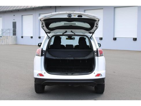 Used 2018 Toyota RAV4 LE w/ All Weather Liner Package AWD/4WD image 29