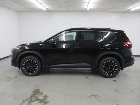 New 2026 Nissan Rogue SV image 9