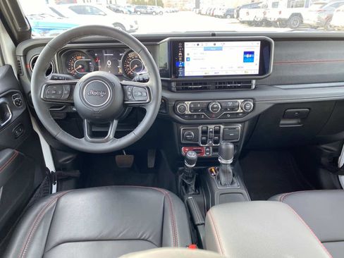 Certified 2025 Jeep Wrangler Unlimited Rubicon image 13