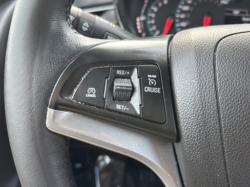 Used 2022 Chevrolet Trax LT w/ Driver Confidence Package image 29