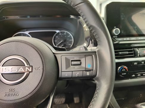 Used 2025 Nissan Pathfinder SV AWD/4WD image 12